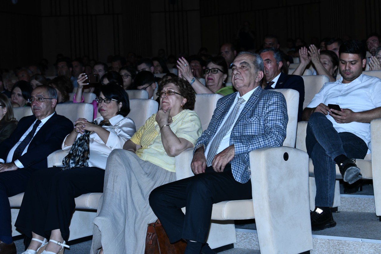 “Muğam aləmi” 7-ci Beynəlxalq Musiqi Festivalının bağlanışı oldu - VİDEO (FOTOLAR)